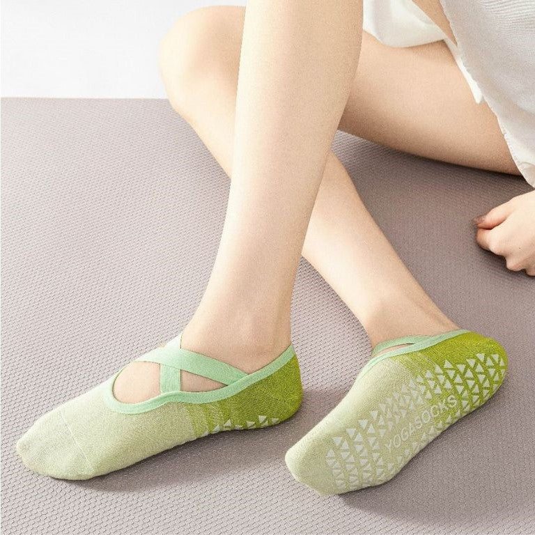 chaussettes pilates pastel protegent des surfaces froides des studios